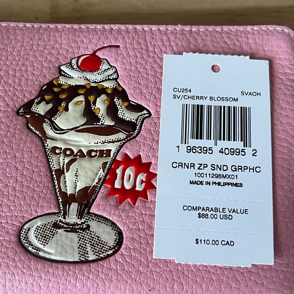 Coach Wristlet🎈🎈 - Picture 5 of 9